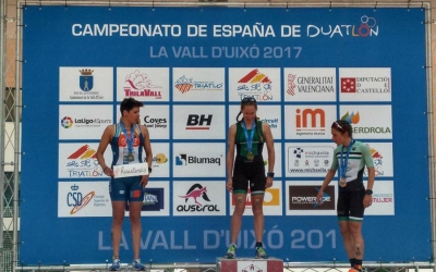 Laura Gómez al podi de l'Estatal de Duatló